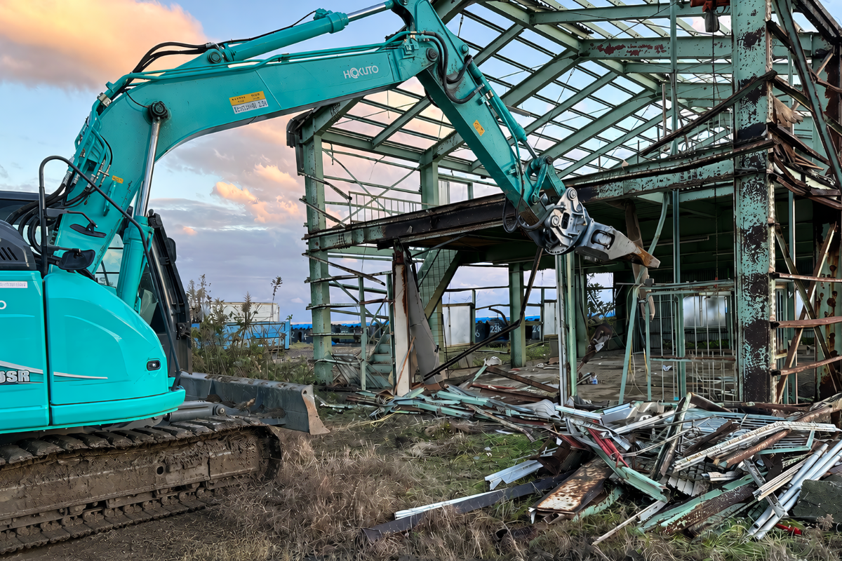 鉄骨建物の解体現場
